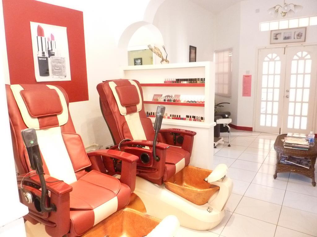 St. George's La Heliconia & Day Spa מראה חיצוני תמונה